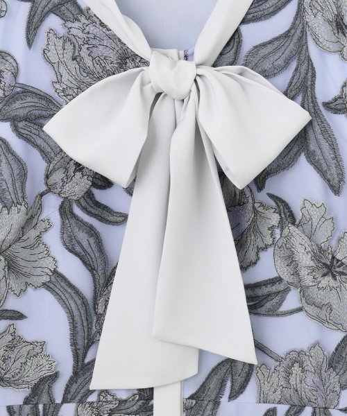 フラワー刺繍ミディドレス 