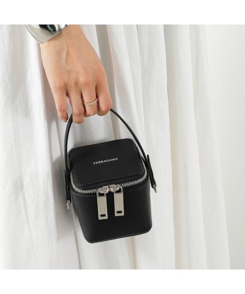 SALVATORE FERRAGAMO ショルダーバッグ 22 0481 SALVATORE FERRAGAMO ショルダーバッグ