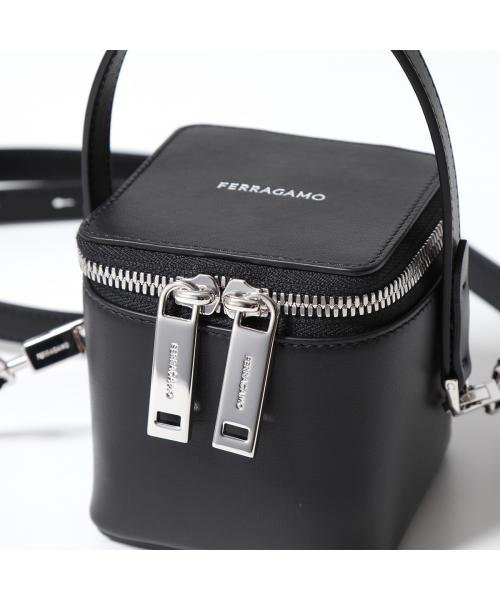 SALVATORE FERRAGAMO ショルダーバッグ 22 0481 SALVATORE FERRAGAMO ショルダーバッグ