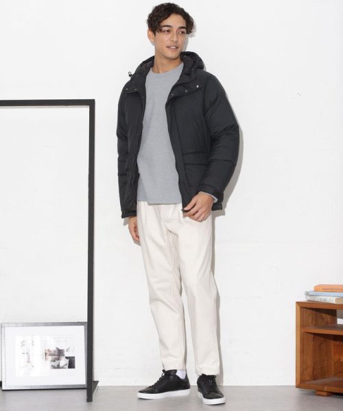 河田フェザーアーバンダウンセミロングジャケット KAWADA DOWN 表地には40Dの密度の高いマイクロタフタ素材を使用 ソフトでしなやな風合い 軽量性 撥水性