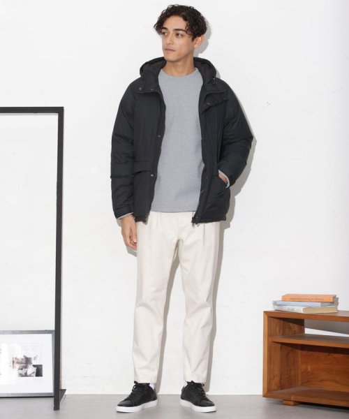 河田フェザーアーバンダウンセミロングジャケット KAWADA DOWN 表地には40Dの密度の高いマイクロタフタ素材を使用 ソフトでしなやな風合い 軽量性 撥水性