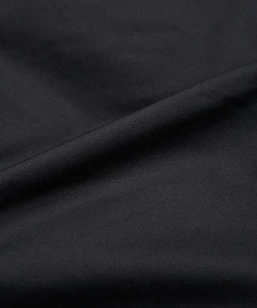 河田フェザーアーバンダウンセミロングジャケット KAWADA DOWN 表地には40Dの密度の高いマイクロタフタ素材を使用 ソフトでしなやな風合い 軽量性 撥水性