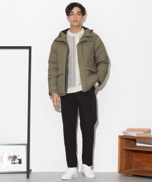 河田フェザーアーバンダウンセミロングジャケット KAWADA DOWN 表地には40Dの密度の高いマイクロタフタ素材を使用 ソフトでしなやな風合い 軽量性 撥水性