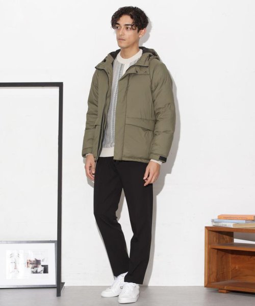 河田フェザーアーバンダウンセミロングジャケット KAWADA DOWN 表地には40Dの密度の高いマイクロタフタ素材を使用 ソフトでしなやな風合い 軽量性 撥水性