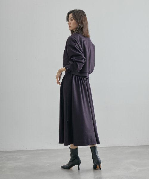 ウールジャージーショートブルゾン【エディター三尋木奈保さんコラボ】 商品説明エディター三尋木さんとのコラボレーションアイテム【素材】国内のニッターで編立てたウール100%のスムースカットソーに軽く縮 Q2502074944(19228円)