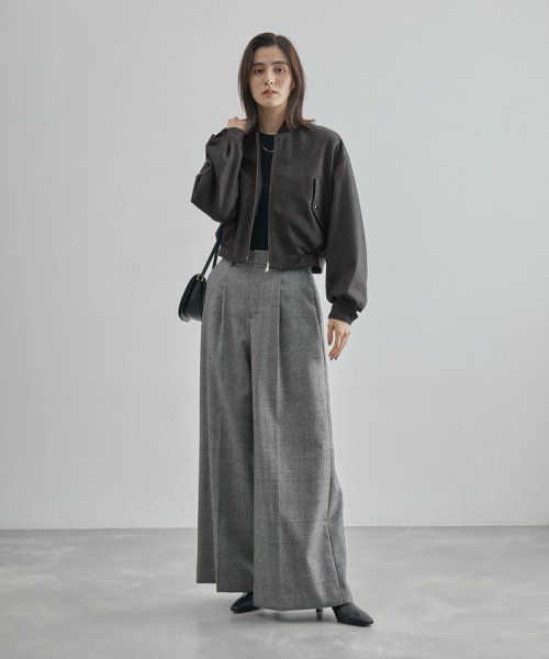 ウールジャージーショートブルゾン【エディター三尋木奈保さんコラボ】 商品説明エディター三尋木さんとのコラボレーションアイテム【素材】国内のニッターで編立てたウール100%のスムースカットソーに軽く縮 Q2502074944(19228円)