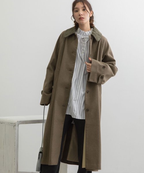 コーデュロイ衿ステンカラーコート 商品説明クラシカルな雰囲気のステンカラーコート■Point・コーデュロイの襟がポイントのステンカラーコート。・ラグランスリーブで袖 P1239200729(9438円)