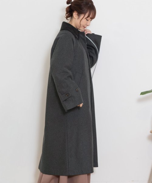 コーデュロイ衿ステンカラーコート 商品説明クラシカルな雰囲気のステンカラーコート■Point・コーデュロイの襟がポイントのステンカラーコート。・ラグランスリーブで袖 P1239200729(9438円)