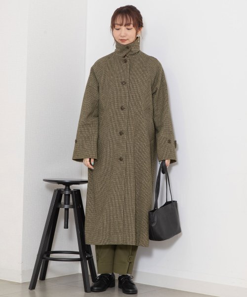 コーデュロイ衿ステンカラーコート 商品説明クラシカルな雰囲気のステンカラーコート■Point・コーデュロイの襟がポイントのステンカラーコート。・ラグランスリーブで袖 P1239200729(9438円)