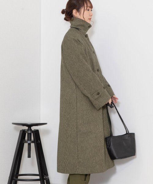 コーデュロイ衿ステンカラーコート 商品説明クラシカルな雰囲気のステンカラーコート■Point・コーデュロイの襟がポイントのステンカラーコート。・ラグランスリーブで袖 P1239200729(9438円)