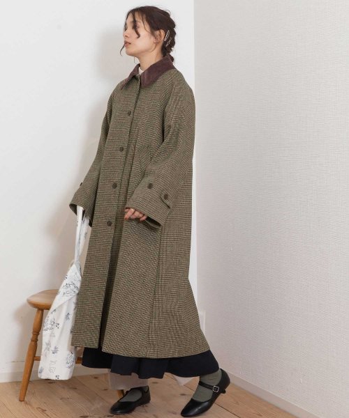 コーデュロイ衿ステンカラーコート 商品説明クラシカルな雰囲気のステンカラーコート■Point・コーデュロイの襟がポイントのステンカラーコート。・ラグランスリーブで袖 P1239200729(9438円)