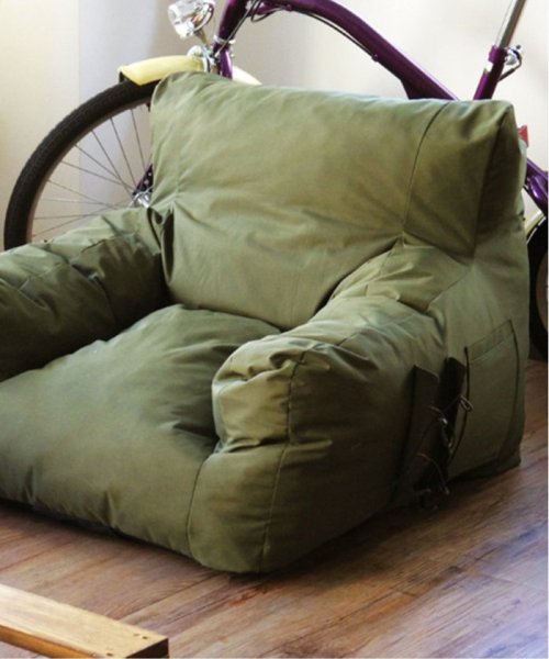 【OUTPUT LIFE】コンプレッションガーデンソファ 自動膨張式 時間 OUTPUT LIFE 自動的に膨らみます 本体が膨らむ時間の目安は 早くフワフワに膨らませるポイントは手でカバーを叩いたり 本体を振ると効果的です カバーのシワは数日で自然に消えます