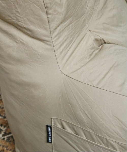 【OUTPUT LIFE】コンプレッションガーデンソファ 自動膨張式 時間 OUTPUT LIFE 自動的に膨らみます 本体が膨らむ時間の目安は 早くフワフワに膨らませるポイントは手でカバーを叩いたり 本体を振ると効果的です カバーのシワは数日で自然に消えます