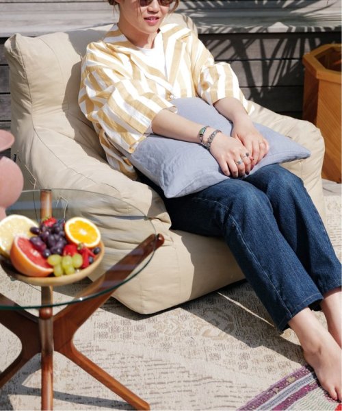 【OUTPUT LIFE】コンプレッションガーデンソファ 自動膨張式 時間 OUTPUT LIFE 自動的に膨らみます 本体が膨らむ時間の目安は 早くフワフワに膨らませるポイントは手でカバーを叩いたり 本体を振ると効果的です カバーのシワは数日で自然に消えます