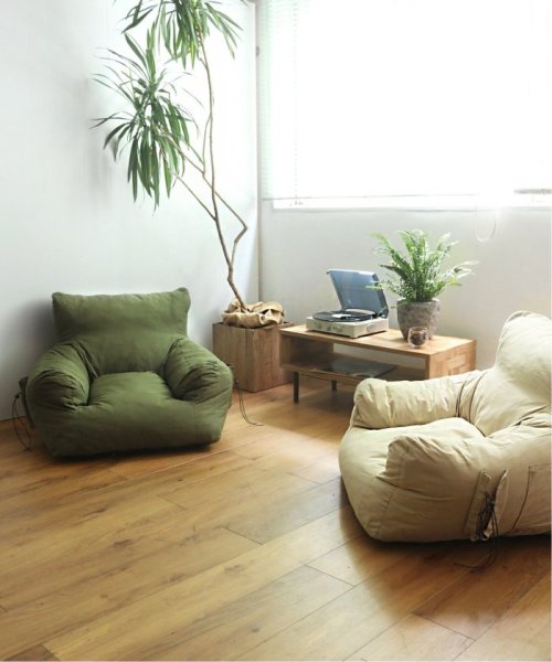 【OUTPUT LIFE】コンプレッションガーデンソファ 自動膨張式 時間 OUTPUT LIFE 自動的に膨らみます 本体が膨らむ時間の目安は 早くフワフワに膨らませるポイントは手でカバーを叩いたり 本体を振ると効果的です カバーのシワは数日で自然に消えます