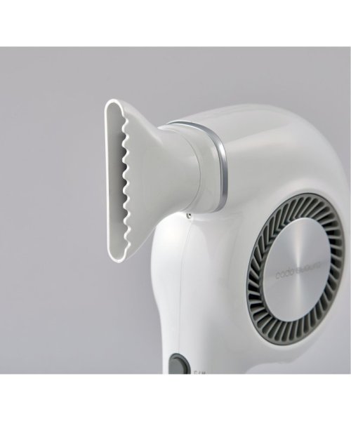 【CADO/カドー】 HAIR DRYER　ヘア ドライヤー Function CADO/カドー 000W 髪と地肌にやさしい3つのポイント 風量