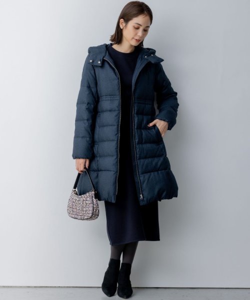 【洗える】ライトタフタロングダウン 通気性の良いダウン用素材に仕上げています 仕上げで表面を微起毛することでウールのような暖かさ ウールでは難しい軽さのある素材です 裏面に特殊なシレー加工を施し