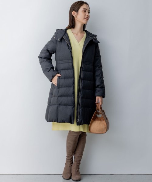 【洗える】ライトタフタロングダウン 通気性の良いダウン用素材に仕上げています 仕上げで表面を微起毛することでウールのような暖かさ ウールでは難しい軽さのある素材です 裏面に特殊なシレー加工を施し