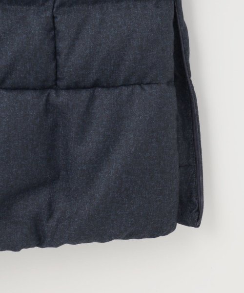 【洗える】ライトタフタロングダウン 通気性の良いダウン用素材に仕上げています 仕上げで表面を微起毛することでウールのような暖かさ ウールでは難しい軽さのある素材です 裏面に特殊なシレー加工を施し