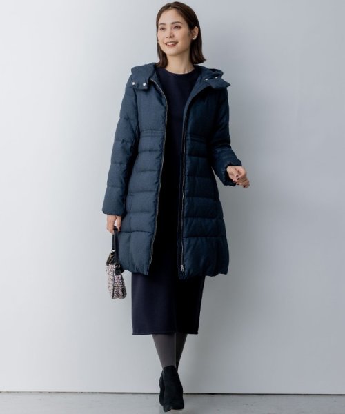 【洗える】ライトタフタロングダウン 通気性の良いダウン用素材に仕上げています 仕上げで表面を微起毛することでウールのような暖かさ ウールでは難しい軽さのある素材です 裏面に特殊なシレー加工を施し