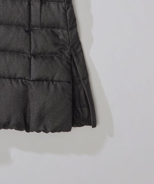 【洗える】ライトタフタロングダウン 通気性の良いダウン用素材に仕上げています 仕上げで表面を微起毛することでウールのような暖かさ ウールでは難しい軽さのある素材です 裏面に特殊なシレー加工を施し