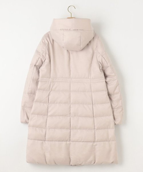 【洗える】ライトタフタロングダウン 通気性の良いダウン用素材に仕上げています 仕上げで表面を微起毛することでウールのような暖かさ ウールでは難しい軽さのある素材です 裏面に特殊なシレー加工を施し