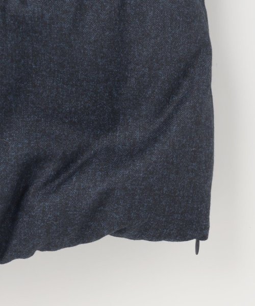 【洗える】ライトタフタロングダウン 通気性の良いダウン用素材に仕上げています 仕上げで表面を微起毛することでウールのような暖かさ ウールでは難しい軽さのある素材です 裏面に特殊なシレー加工を施し