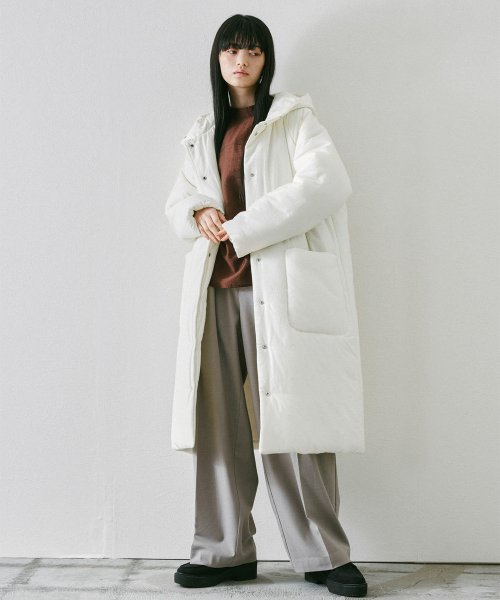 【Audrey and John Wad】コットンシルク厚中わたフーデッドコート 着用サイズ：M　着用カラー：オフホワイト