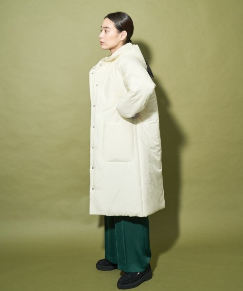 【Audrey and John Wad】コットンシルク厚中わたフーデッドコート 着用サイズ：M　着用カラー：オフホワイト
