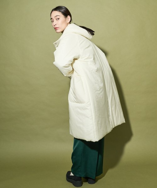 【Audrey and John Wad】コットンシルク厚中わたフーデッドコート 着用サイズ：M　着用カラー：オフホワイト