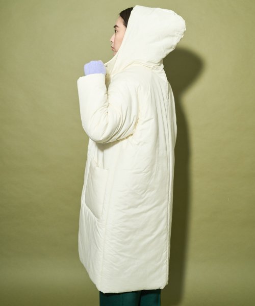 【Audrey and John Wad】コットンシルク厚中わたフーデッドコート 着用サイズ：M　着用カラー：オフホワイト