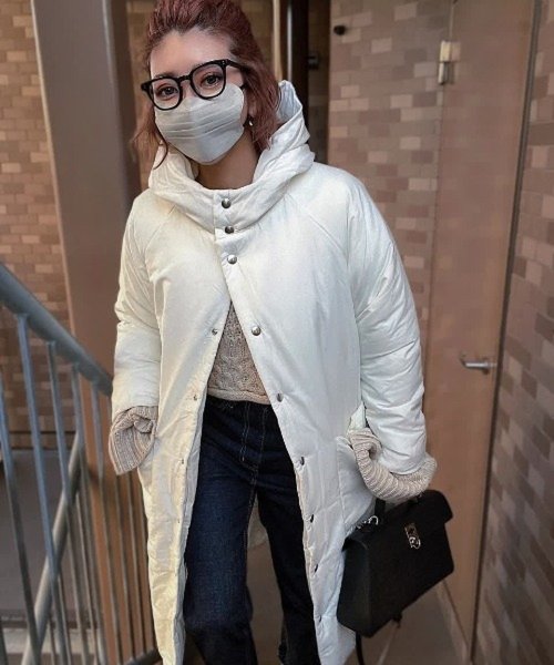 【Audrey and John Wad】コットンシルク厚中わたフーデッドコート 着用サイズ：M　着用カラー：オフホワイト