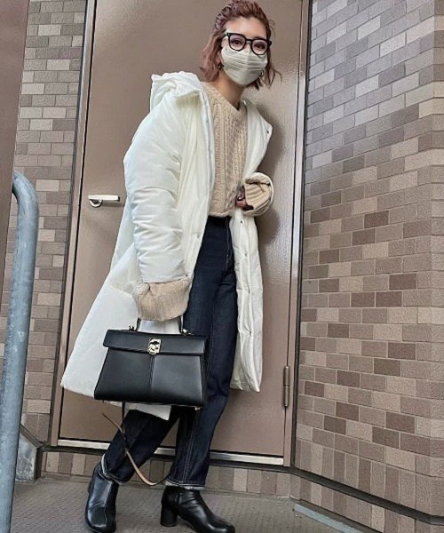 【Audrey and John Wad】コットンシルク厚中わたフーデッドコート 着用サイズ：M　着用カラー：オフホワイト