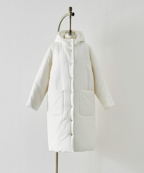 【Audrey and John Wad】コットンシルク厚中わたフーデッドコート 着用サイズ：M　着用カラー：オフホワイト