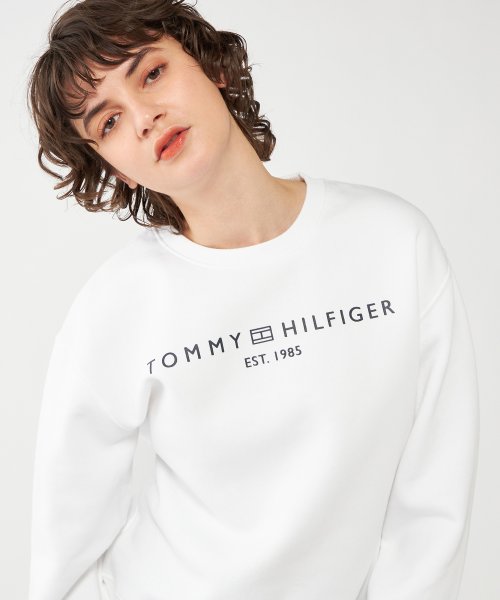 TOMMY HILFIGER(トミーヒルフィガー)/モダンベーシッククロップドロゴクルーネックスウェットシャツ/img02