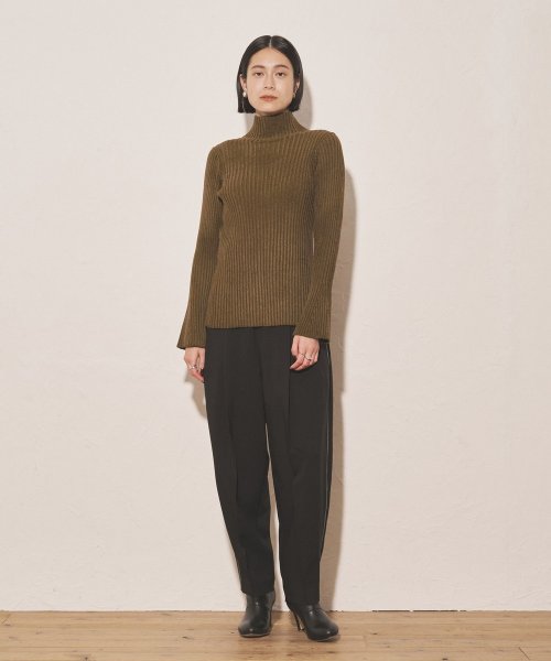 【Audrey and John Wad】2タックカーブパンツ H164 B79 W58 H82 5cm 着用サイズ：M　着用カラー：ブラック 着用サイズ：M　着用カラー：グレイッシュベージュ