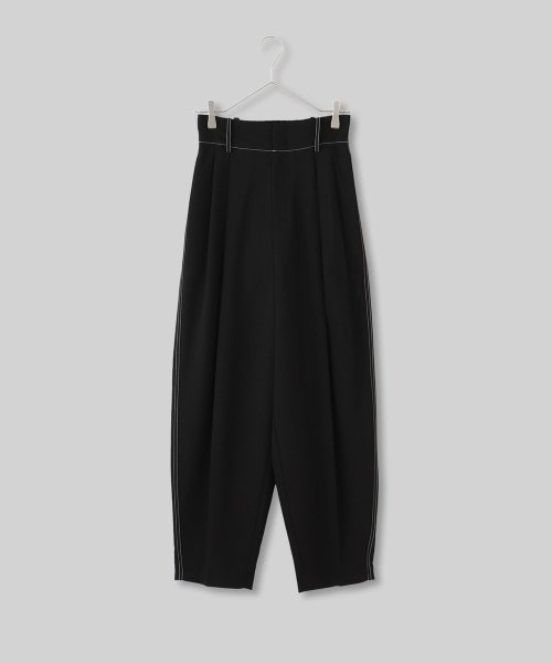 【Audrey and John Wad】2タックカーブパンツ H164 B79 W58 H82 5cm 着用サイズ：M　着用カラー：ブラック 着用サイズ：M　着用カラー：グレイッシュベージュ