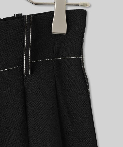 【Audrey and John Wad】2タックカーブパンツ H164 B79 W58 H82 5cm 着用サイズ：M　着用カラー：ブラック 着用サイズ：M　着用カラー：グレイッシュベージュ