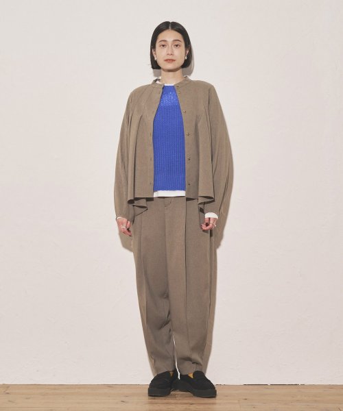 【Audrey and John Wad】2タックカーブパンツ H164 B79 W58 H82 5cm 着用サイズ：M　着用カラー：ブラック 着用サイズ：M　着用カラー：グレイッシュベージュ