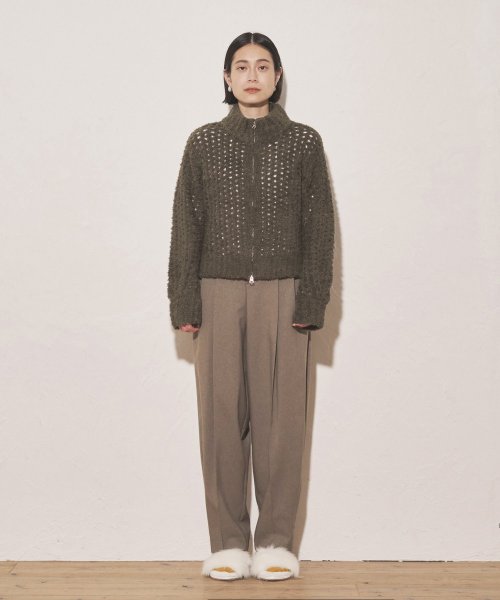 【Audrey and John Wad】2タックカーブパンツ H164 B79 W58 H82 5cm 着用サイズ：M　着用カラー：ブラック 着用サイズ：M　着用カラー：グレイッシュベージュ