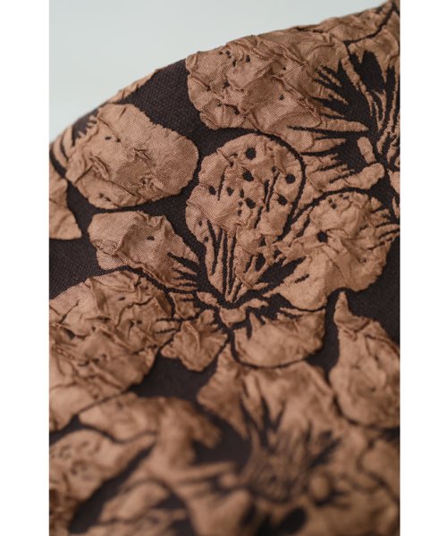 CAWAII(カワイイ)/エンボス加工の花浮かぶクラシックフラワーミディアムスカート/img01