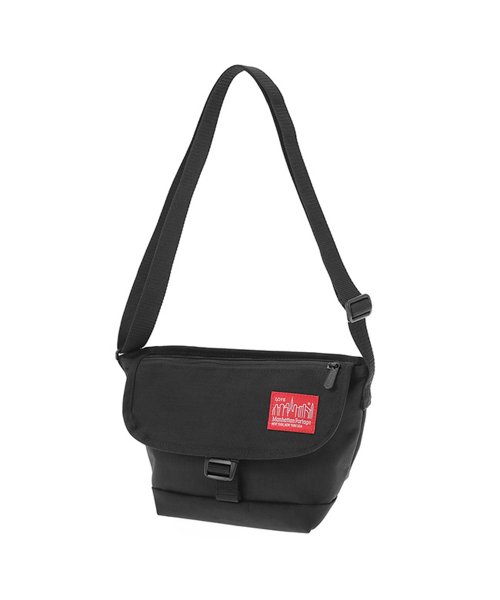 Manhattan Portage(マンハッタンポーテージ)/Nylon Messenger Bag Flap Zipper Pocket w/ BE@RBRICK 2023/img01