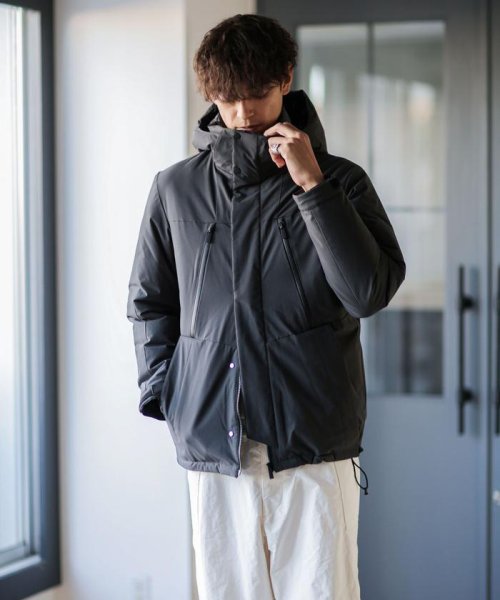 「西川ダウン(R)」フードデタッチャブルMATSUMIダウン 西川ダウン シリーズの定番モデル MATSUMI スタンドネックブルゾンとしてもお楽しみいただけるデザイン