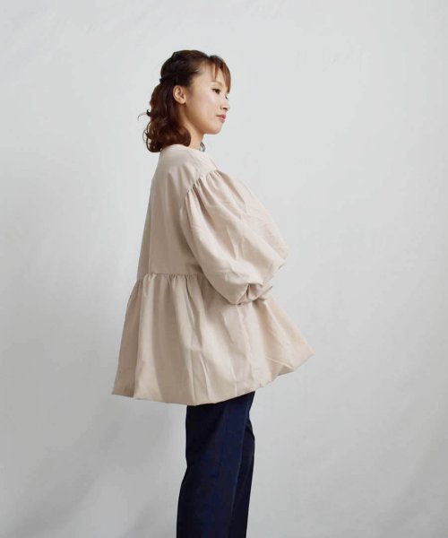 ARGO TOKYO(アルゴトウキョウ)/Puff Sleeve Flear Blouse 23063 パフスリーブフレアブラウス　フレアブラウス　パフスリーブ　ギャザーブラウス　フレアトップス　ブラウ/img04