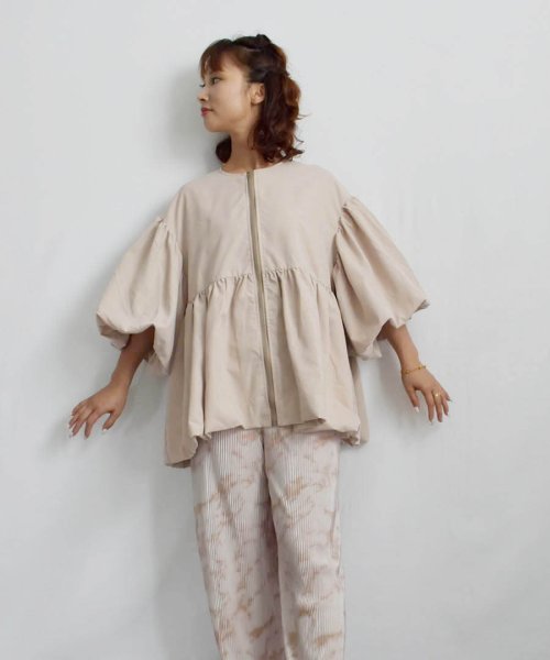 ARGO TOKYO(アルゴトウキョウ)/Puff Sleeve Flear Blouse 23063 パフスリーブフレアブラウス　フレアブラウス　パフスリーブ　ギャザーブラウス　フレアトップス　ブラウ/img11