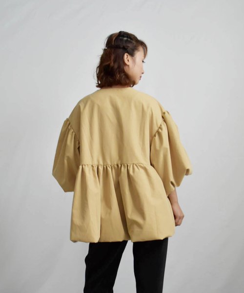 ARGO TOKYO(アルゴトウキョウ)/Puff Sleeve Flear Blouse 23063 パフスリーブフレアブラウス　フレアブラウス　パフスリーブ　ギャザーブラウス　フレアトップス　ブラウ/img25