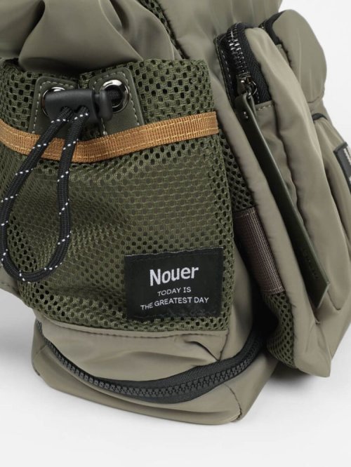 ポケットデザインマルチWAYバックパック 本体 高さ 斜め掛け ロープ