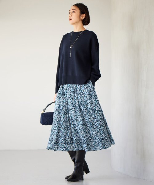 【洗える】フラワーペタルプリント スカート 商品説明軽やかな揺れが美しい柄プリントスカート■デザイン花や花びらをステンドグラスのような幾何柄に落とし込みちりばめた、華やかな柄のプリントスカートです。サイドタックで程 I1754270346(13530円)