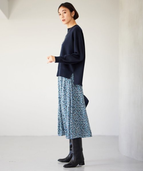 【洗える】フラワーペタルプリント スカート 商品説明軽やかな揺れが美しい柄プリントスカート■デザイン花や花びらをステンドグラスのような幾何柄に落とし込みちりばめた、華やかな柄のプリントスカートです。サイドタックで程 I1754270346(13530円)