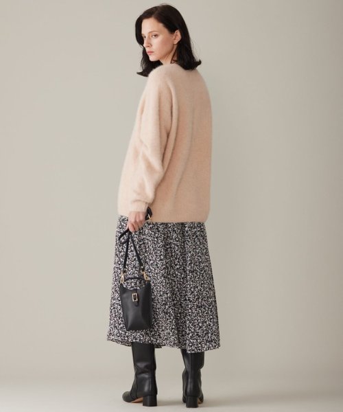 【洗える】フラワーペタルプリント スカート 商品説明軽やかな揺れが美しい柄プリントスカート■デザイン花や花びらをステンドグラスのような幾何柄に落とし込みちりばめた、華やかな柄のプリントスカートです。サイドタックで程 I1754270346(13530円)